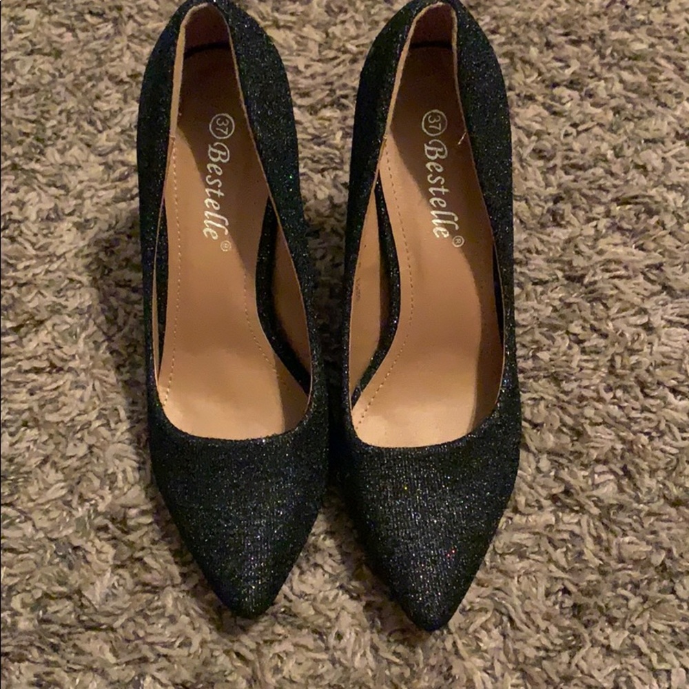 Heels - Picture 3 of 3